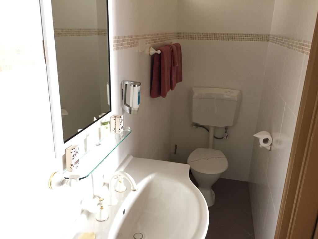 New Olympic Motel Lismore Room photo